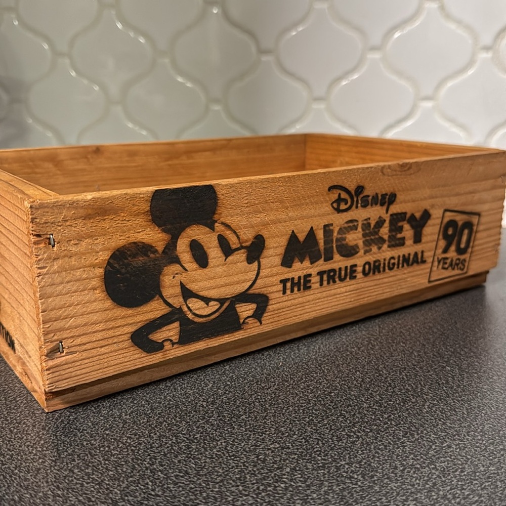 Disney Mickey wooden crate - Picture 3 of 11
